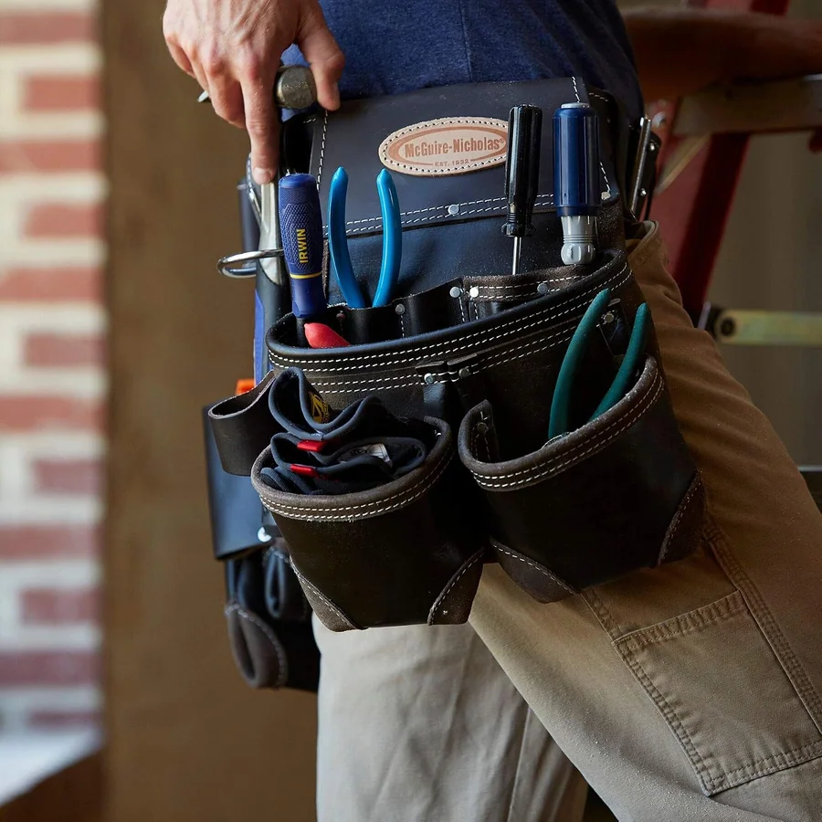 McGuire-Nicholas Tool & Fastener Rig, Oil-Tanned Leather in use